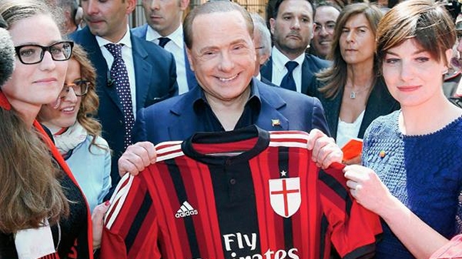 Silvio Berlusconi dijo que le da "dolor de estómago" ver jugar al actual AC Milan