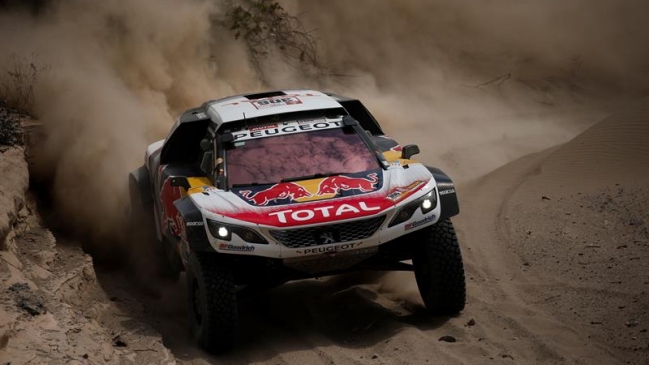Sebastien Loeb ganó la cuarta etapa de autos en el Dakar y Al-Attiyah cedió casi una hora