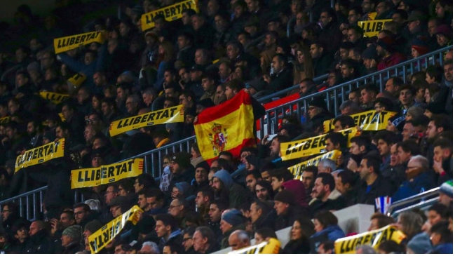 Desplegaron bandera española en el Camp Nou