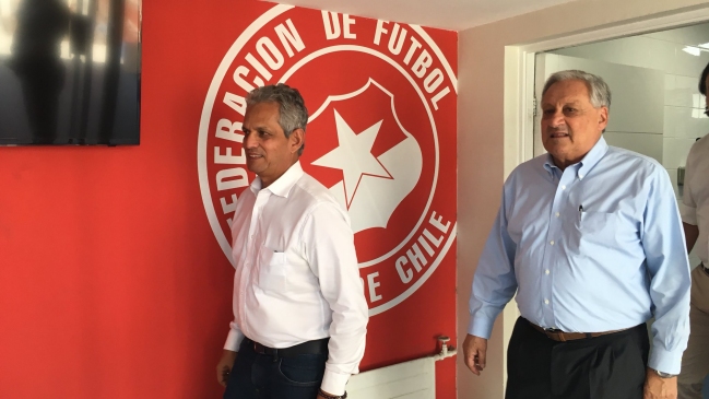 Reinaldo Rueda recorrió las instalaciones de "Juan Pinto Durán"