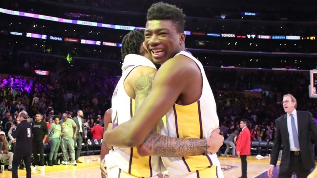 Los Angeles Lakers barrió a New York Knicks en la NBA