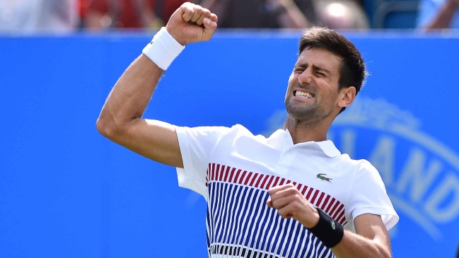 Novak Djokovic fue sorprendido saliendo de clínica tras una presunta operación en la mano