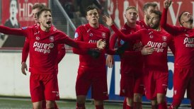 Cristián Cuevas fue expulsado en dura caída de FC Twente por la Eredivisie
