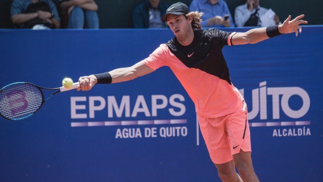 Nicolás Jarry sale en busca de las semifinales del ATP de Quito ante Roberto Carballés
