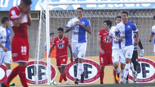 Un efectivo Deportes Antofagasta tumbó a La Calera en un partido con polémicas