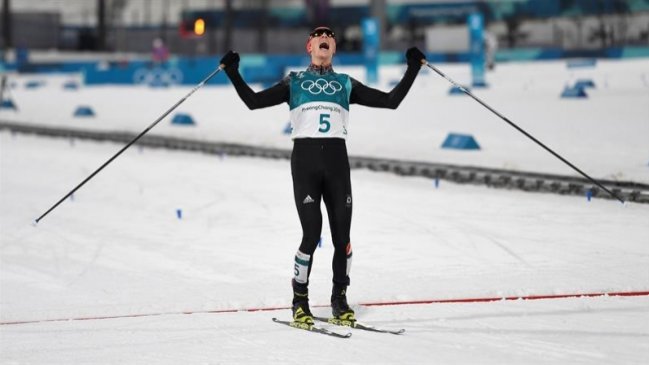 Alemán Eric Frenzel revalidó su título olímpico en la combinada nórdica