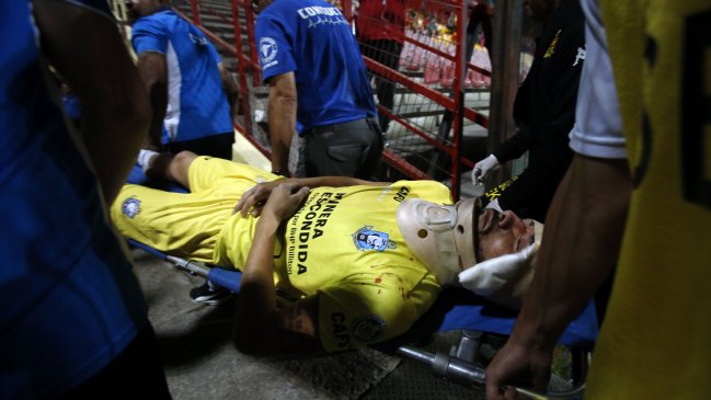 Paulo Garcés abandonó Santa Laura en ambulancia tras recibir fuerte golpe