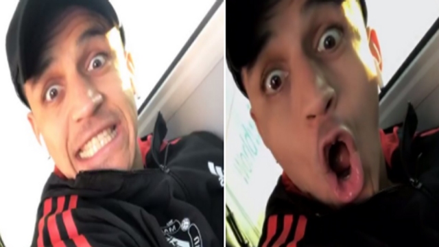 Las divertidas caras de Alexis en el viaje de Manchester United a Sevilla