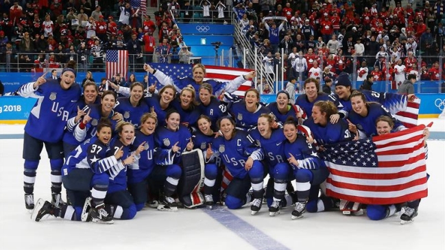 Estados Unidos recuperó el oro olímpico después de 20 años en Hockey Femenino