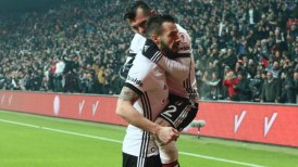 Gary Medel jugó en el intenso empate de Besiktas y Fenerbahce por la Copa de Turquía