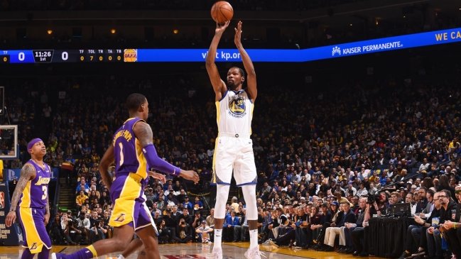 Kevin Durant mantuvo la paternidad de Warriors ante los Lakers
