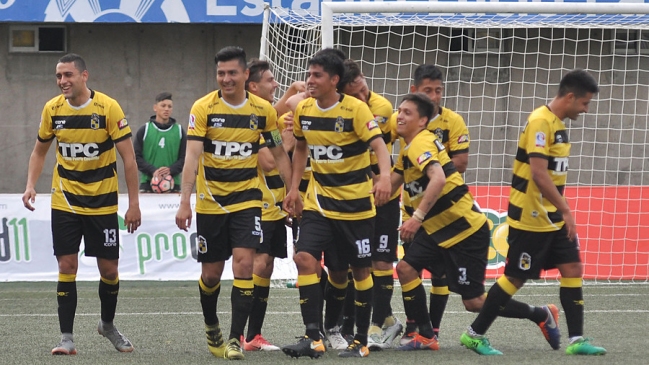 Coquimbo derrotó a domicilio a Puerto Montt en la Primera B