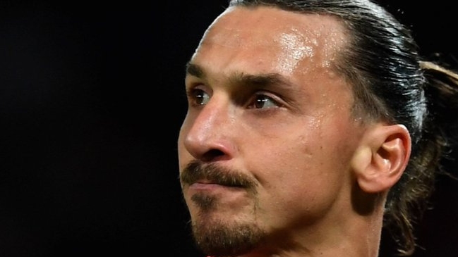 Manchester United confirmó la salida de Zlatan Ibrahimovic