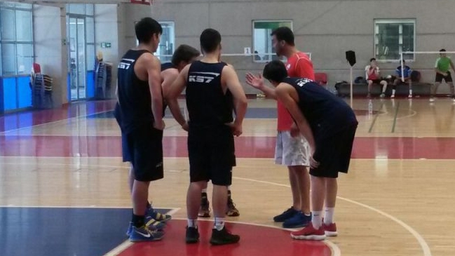 Entrenador de la sub 18 de baloncesto analizó a sus rivales en el Pre Mundial de Canadá