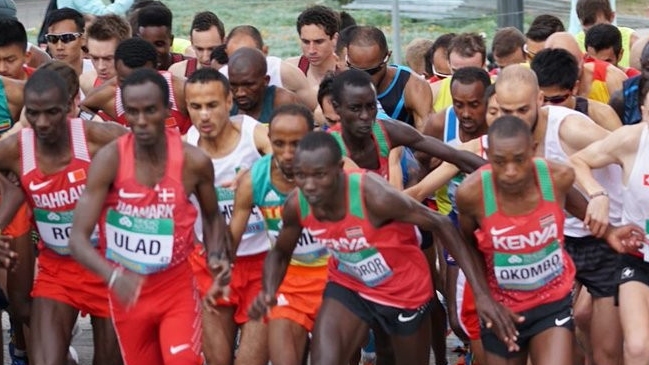 Keniata Kamworor ganó el medio maratón de Valencia y logró el triplete mundial