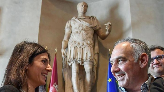 Presidente de AS Roma se bañó en una fuente para celebrar la victoria y recibió una multa