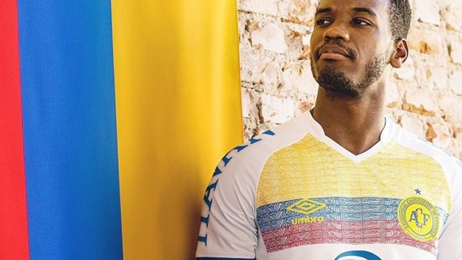 Chapecoense presentó nueva camiseta en honor a Colombia