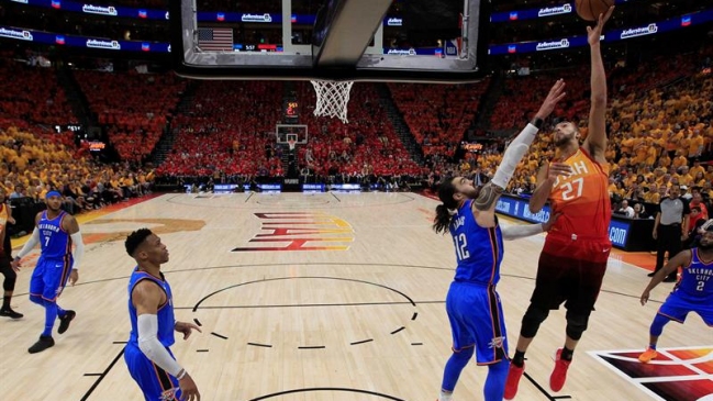 Utah Jazz derribó a Oklahoma City Thunder y se puso arriba en la serie de play-offs de la NBA
