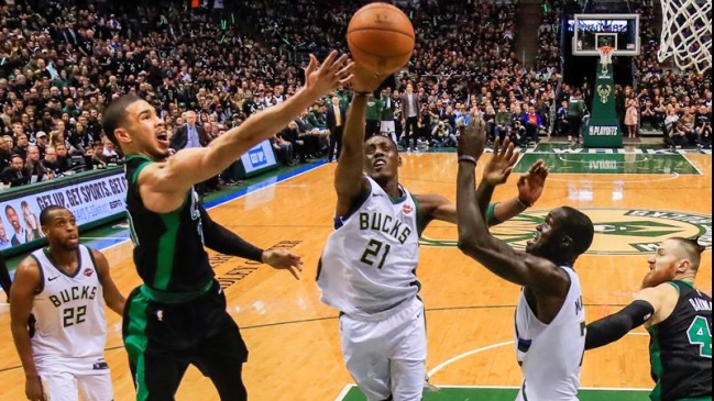 Milwaukee Bucks derrotó a Boston Celtics y empató la serie por los play-offs de la NBA