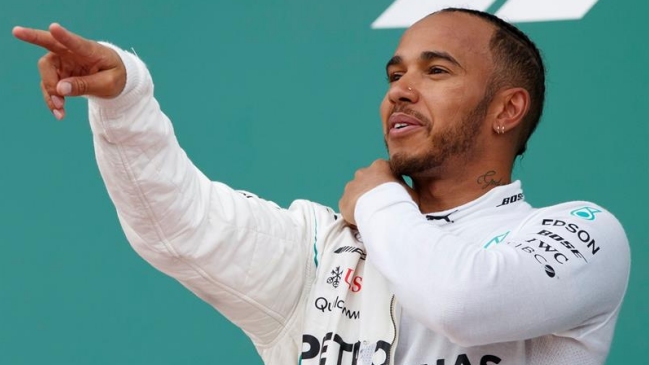 Lewis Hamilton ganó una caótica carrera en el Gran Premio de Azerbaiyán
