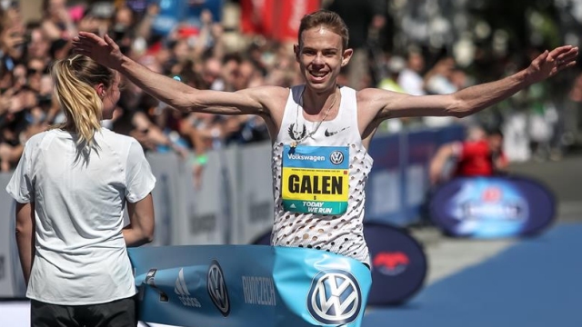 El estadounidense Galen Rupp ganó el Maratón de Praga