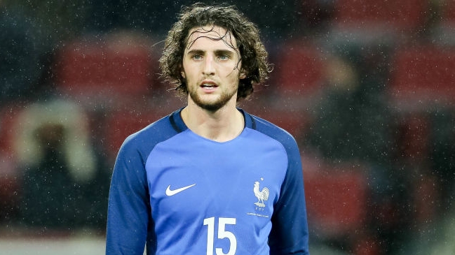 Técnico de Francia criticó con dureza a jugador que se negó a entrar en lista de suplentes