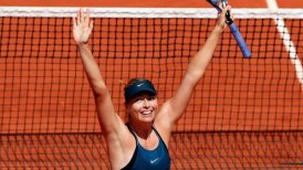 Maria Sharapova dio el golpe ante Karolina Pliskova y avanzó en Roland Garros