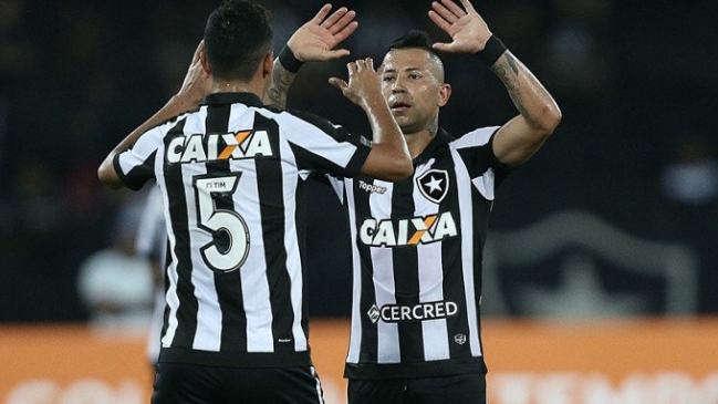Leonardo Valencia fue titular en triunfo de Botafogo sobre Vasco Da Gama