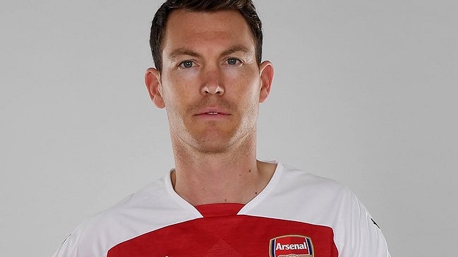 Lateral suizo Stephan Lichtsteiner se incorporó a Arsenal FC