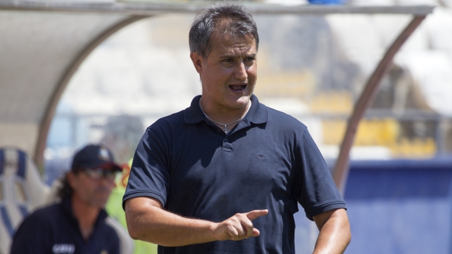 Deportes Puerto Montt presentó a Fernando Vergara como su nuevo director técnico
