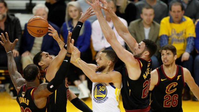 Cleveland Cavaliers y Golden State Warriors juegan el tercer duelo en la final de la NBA