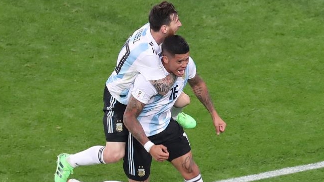 Argentina venció con apuros a Nigeria y logró "milagrosa" clasificación a octavos de final