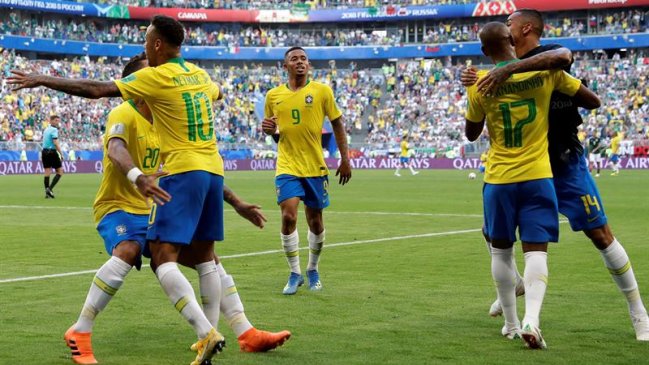 Brasil fulminó a México gracias al desplante de Neymar y accedió a los cuartos de final