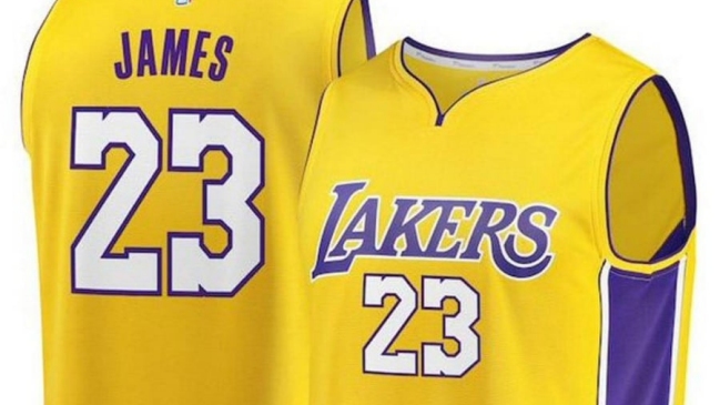 LeBron James ya lidera venta de camisetas de Los Angeles Lakers