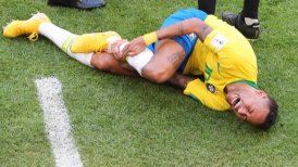 Rivaldo aconsejó a Neymar que ignore críticas: Si tienes que caer por una falta, cae