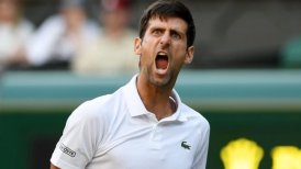 Novak Djokovic derrotó a Kyle Edmund en un disputado encuentro y avanzó en Wimbledon