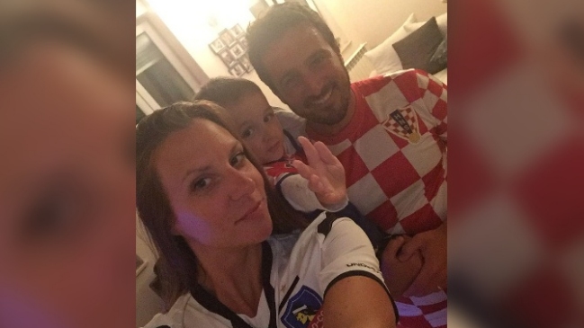 Hija de Mirko Jozic festejó paso de Croacia a la final del Mundial con la camiseta de Colo Colo