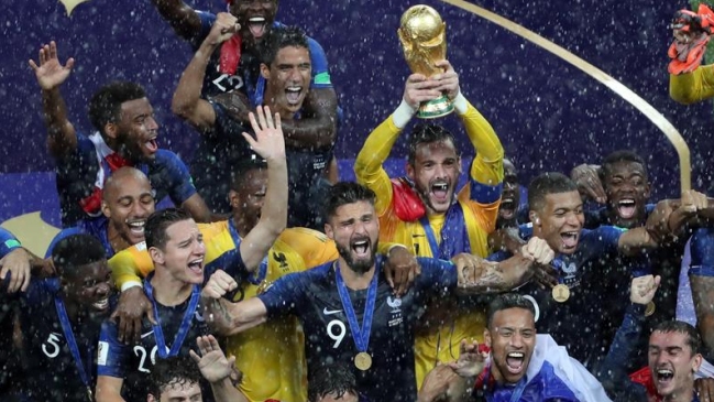 El saludo de la selección chilena a Francia por título en la Copa del Mundo