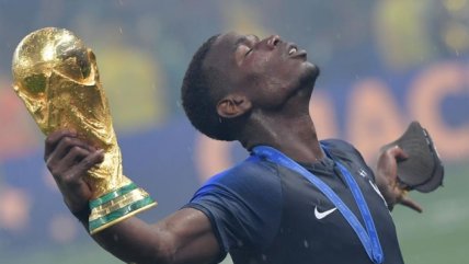 Los campeones disfrutaron con la copa tras derrotar a Croacia en la final del Mundial