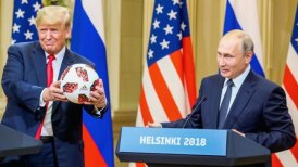 ¿Qué hizo Trump con la pelota que le regaló Putin?