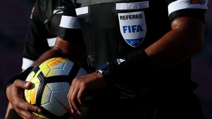 Carlos Astroza: Cambiaría todos los partidos en el VAR por haber estado uno en cancha con el banderín