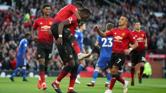 Manchester United debutó con un triunfo en la Premier League con Alexis liderando su ataque