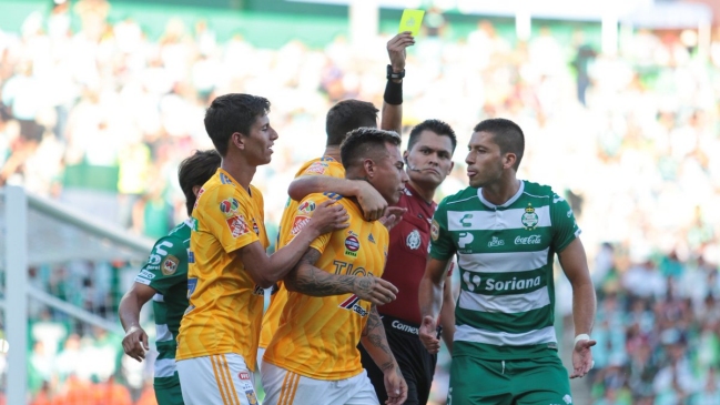 Eduardo Vargas marcó en derrota de Tigres ante Santos