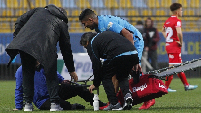 No pasó inadvertido: El blooper del camillero en el partido entre Unión La Calera y Deportes Iquique