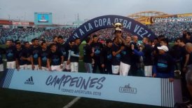 Mario Salas y Sporting Cristal celebraron el título con un triunfo en la última fecha