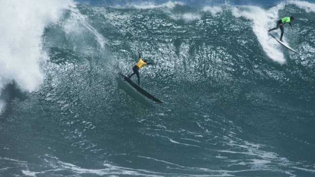Chilenos ganaron emblematico torneo de surf "Haka Honu Ceremonial" en Punta de Lobos