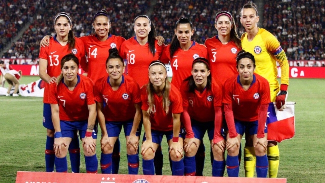 La Roja femenina oficializó nómina de "extranjeras" para duelos ante Sudáfrica