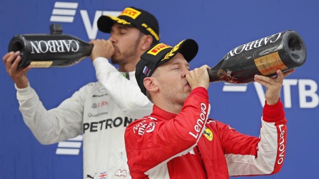 Sebastian Vettel debe arriesgar en Japón para recortar distancia con Lewis Hamilton