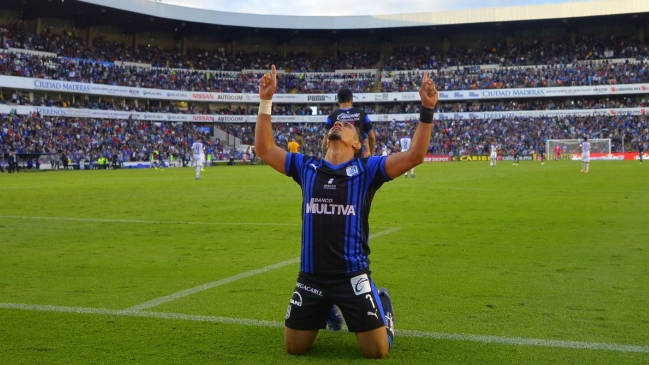 Edson Puch volvió con una asistencia en triunfo de Querétaro sobre Cruz Azul en México