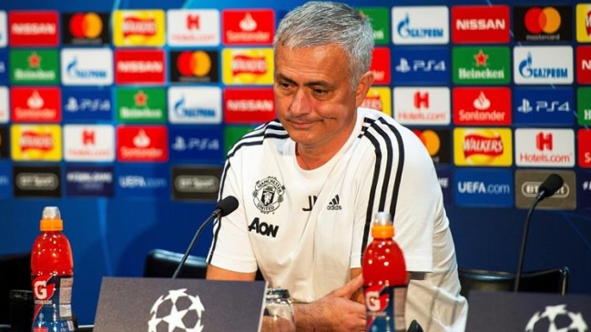 Mourinho rechazó volver a Real Madrid e insistió en que está feliz en Manchester